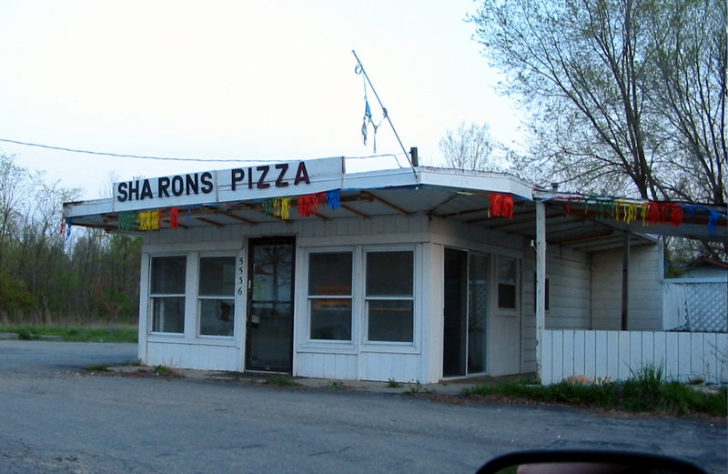 Sha-Rons Pizza (Sharons Pizza) - May 2002 Photo (newer photo)